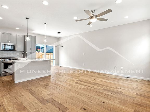 4th image of 402 W William St Unit B