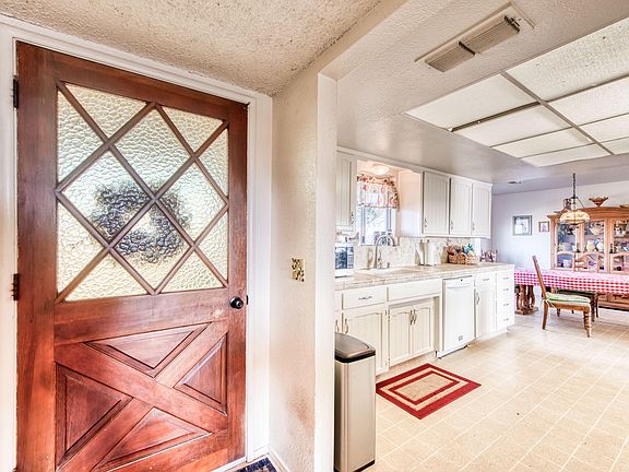 4th image of 10885 Avenue 360