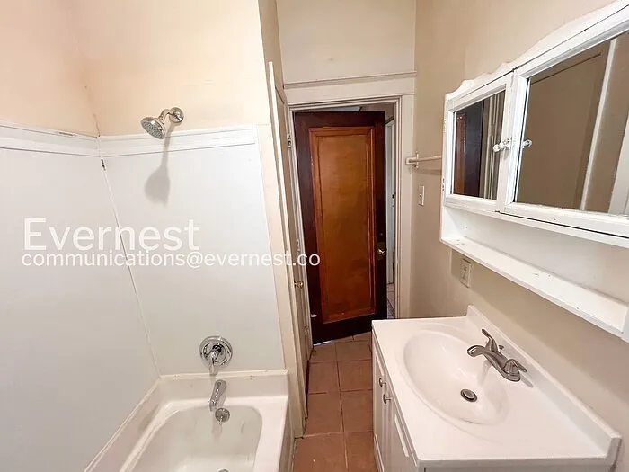 2022 McLaran Ave — Photo 17