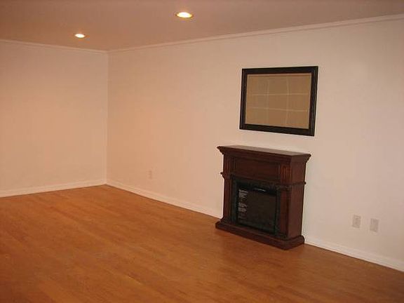2nd image of 26 Fieldstone Dr APT 2A