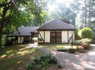 8230 Tynecastle Dr, Sandy Springs, GA 30350