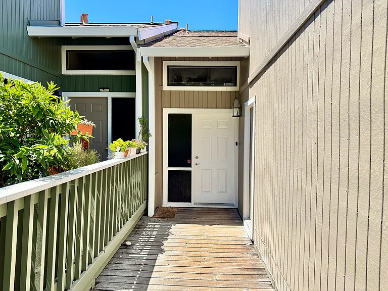 465 Camelback Rd — Photo 2