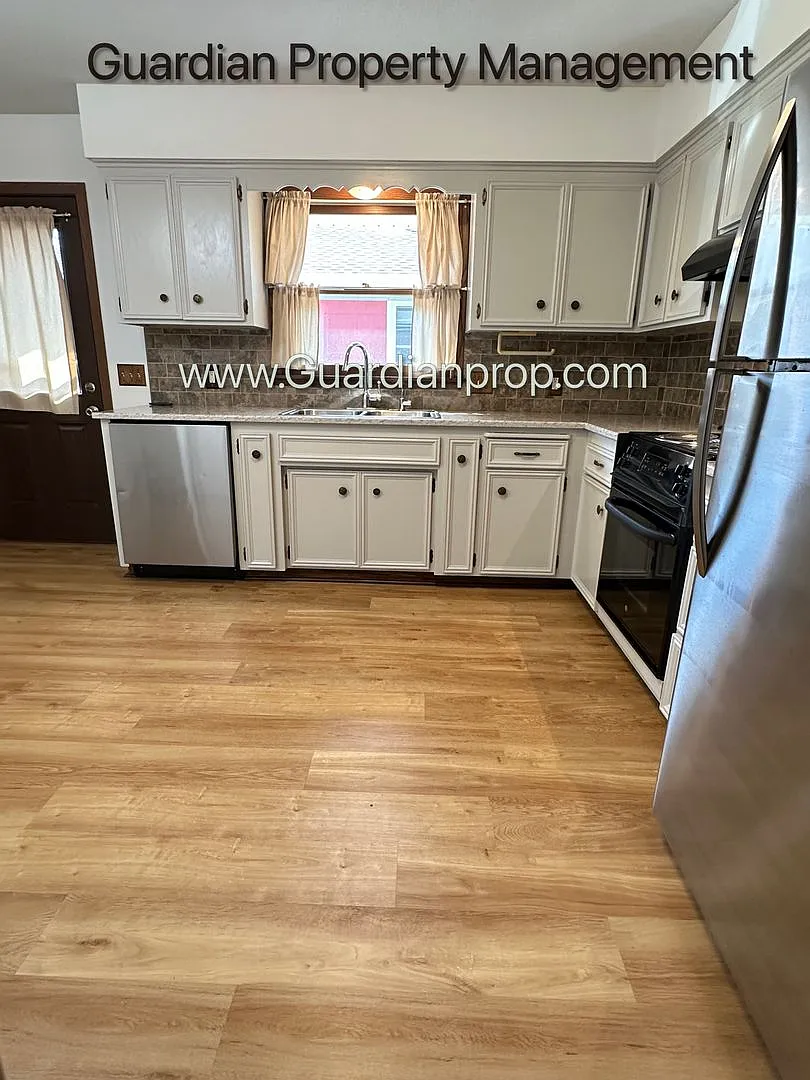 St Louis Park Single Family Home, W/Office, Dishwasher, Washer/Dryer, 2 Car Garage — Photo 3
