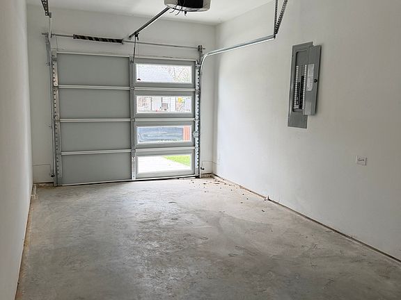 5th image of 2519 Bethurum Ave