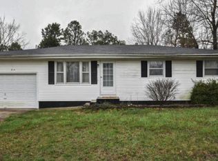814 Sunset Ave, Marshfield, MO 65706
