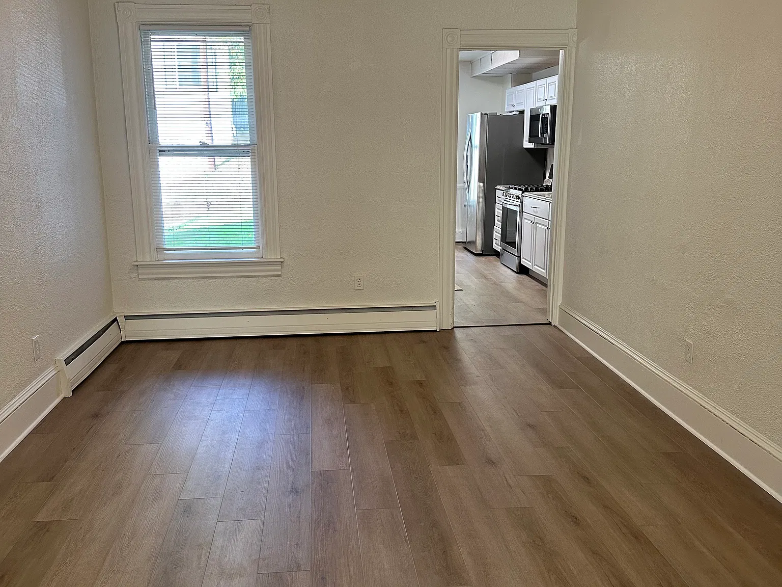 3 bed, $2,050 — Photo 2