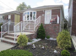 24 Pointview Ter, Bayonne, NJ 07002