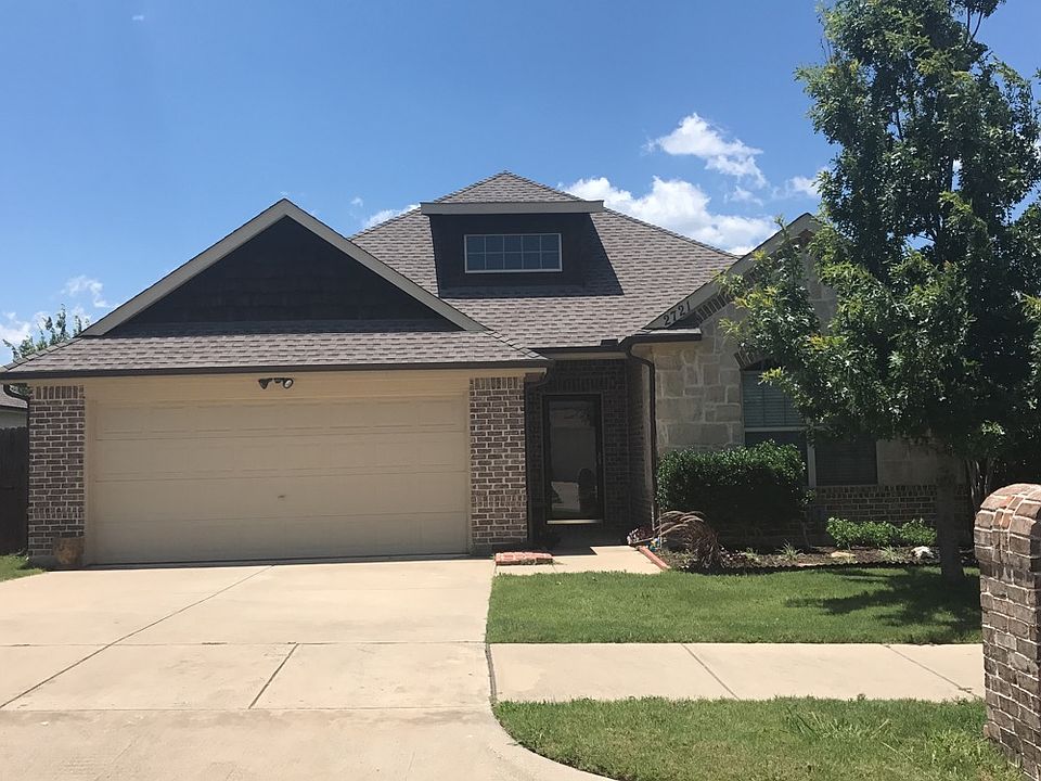 1st image of 2721 Clarendon Dr