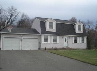 104 Katherine Dr, Agawam, MA 01001