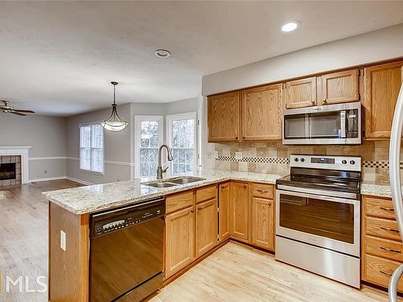 3rd image of 1525 Twin Bridge Ln