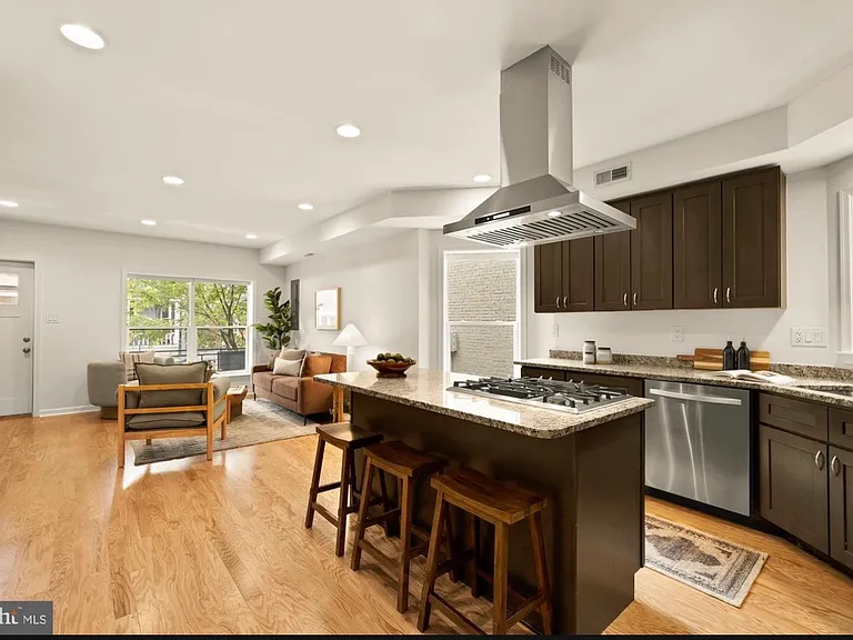 760 Gresham Pl NW #5164696158 — Photo 8