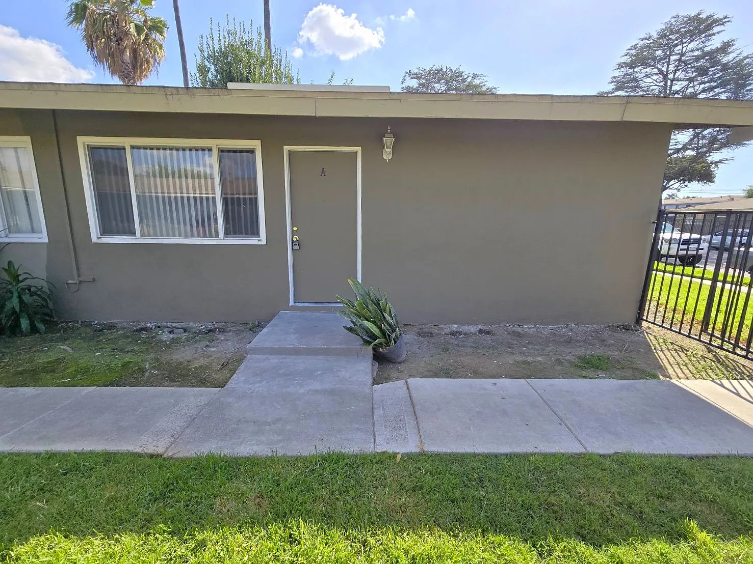 2 bed, 875 sqft, $1,945 — Photo 2