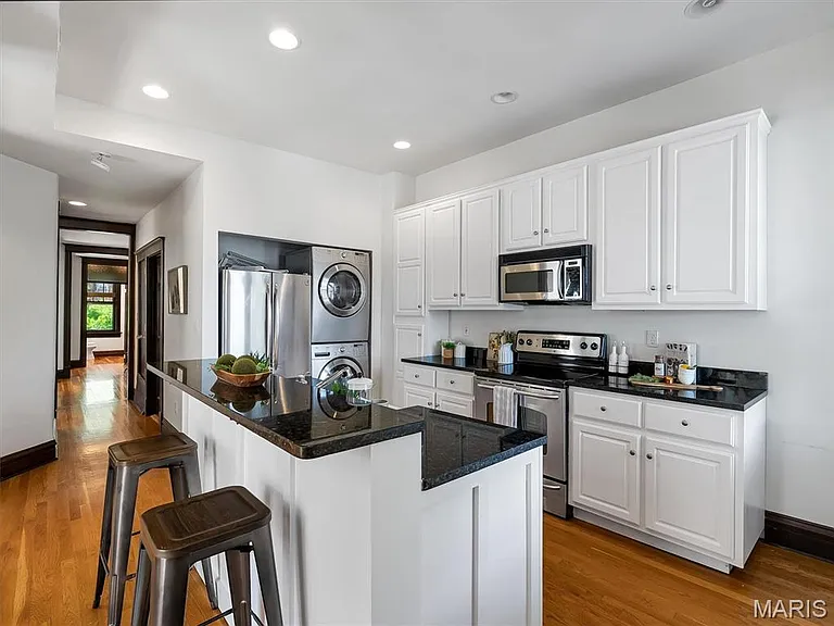 3548 Victor St #2W — Photo 14