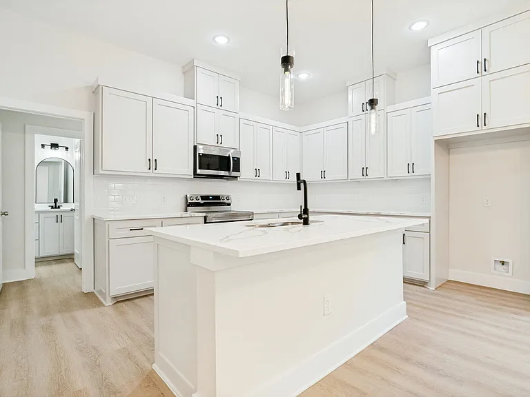 8011 Doreen Ave — Photo 4