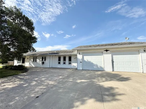 1849 Eaglesham AVENUE, Weyburn, SK S4H 3A6