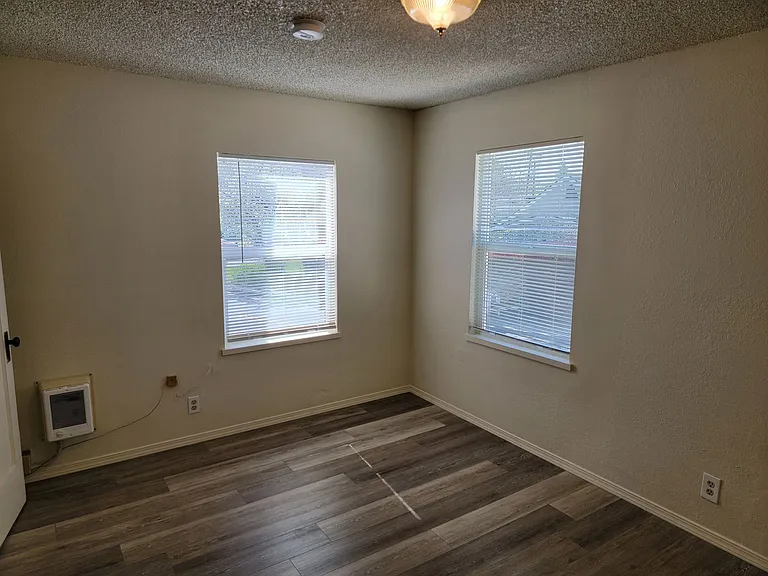 Avondale Apartments — Photo 89