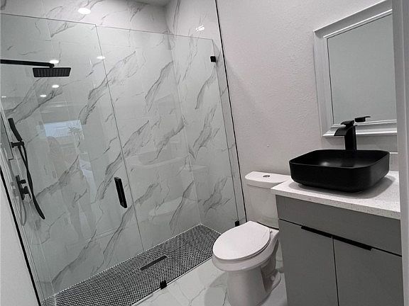 5th image of 1028 NE 19th Terrace Cpe