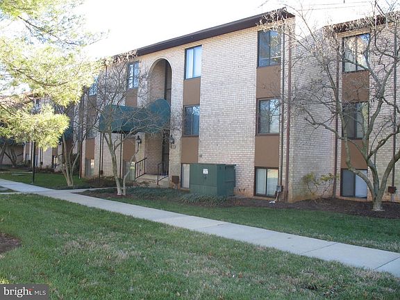 3rd image of 6920 Hanover Pkwy APT 200