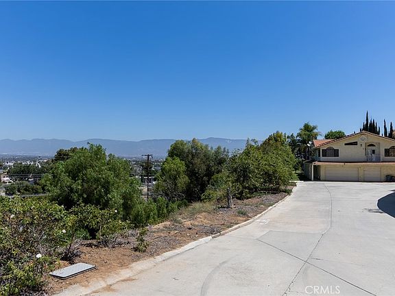 5th image of 1815 Hilltop Dr