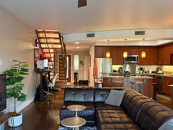 4th image of 3980 9th Ave Unit 202