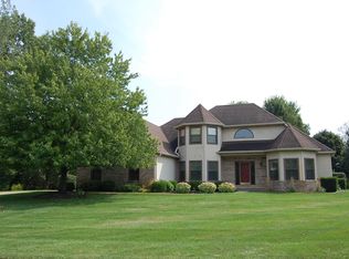 61221 Brookway Dr, South Lyon, MI