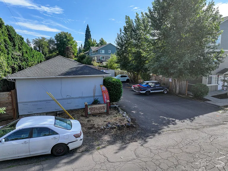 10746 NE Wygant St — Photo 18