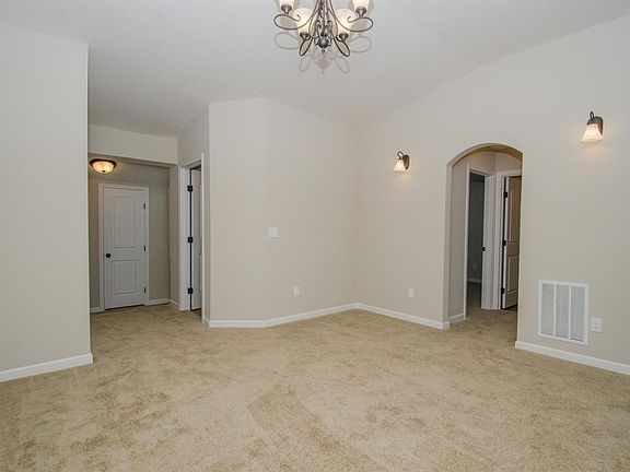 4th image of 205 Westwind Ln #12303