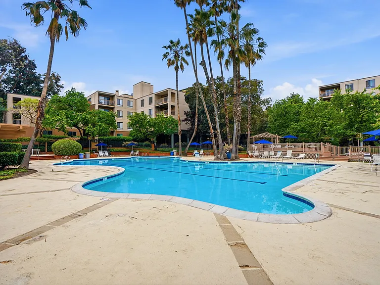 490 N Civic Dr #305 — Photo 10
