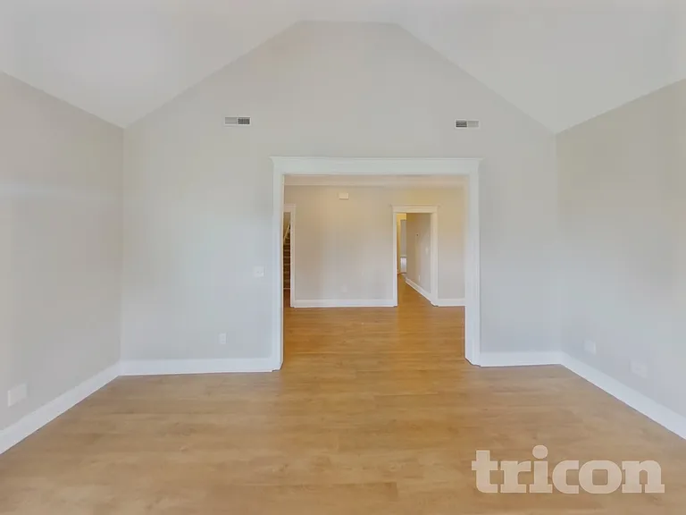 1306 Crescent Ridge Dr — Photo 3