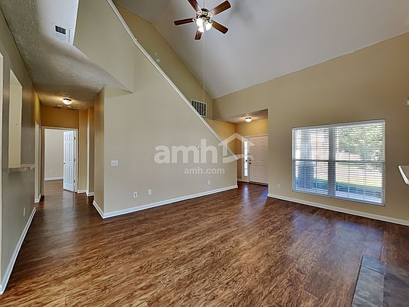 4th image of 1109 Twin Circle Dr