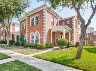 136 Henrietta St, Lewisville, TX 75057