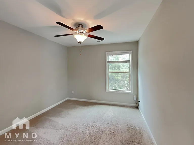 541 Lanier Ct — Photo 16