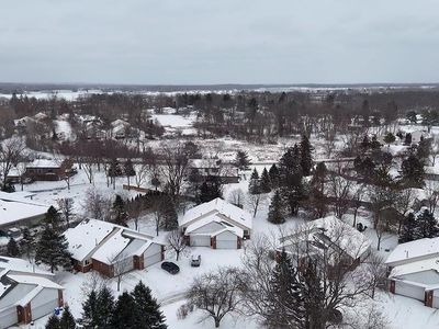 7968 Divot Dr E #5, Waterford, MI, 48327