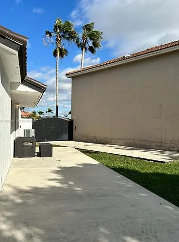 820 NW 132nd Ct — Photo 9
