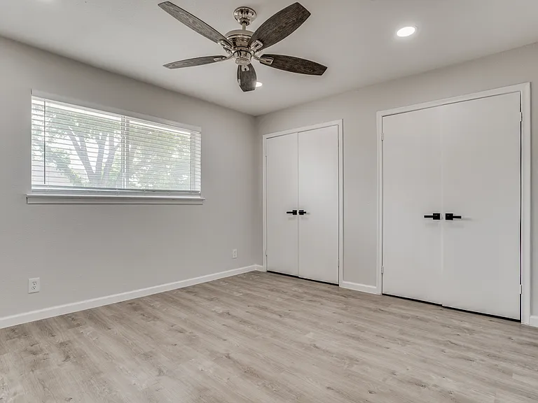 5444 Gaston Ave #203 — Photo 9