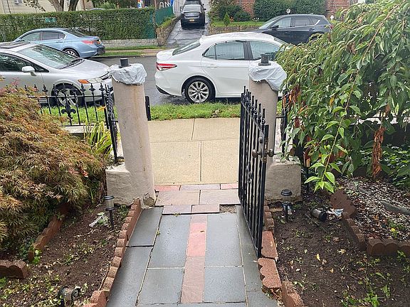 4th image of 25 Lindsey St