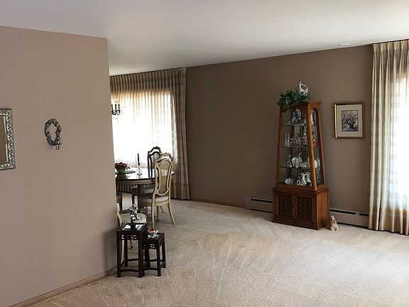 4th image of 4617 W 105th Pl