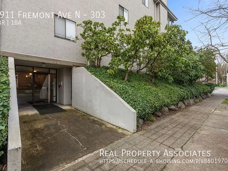 4911 Fremont Ave N #303 — Photo 24