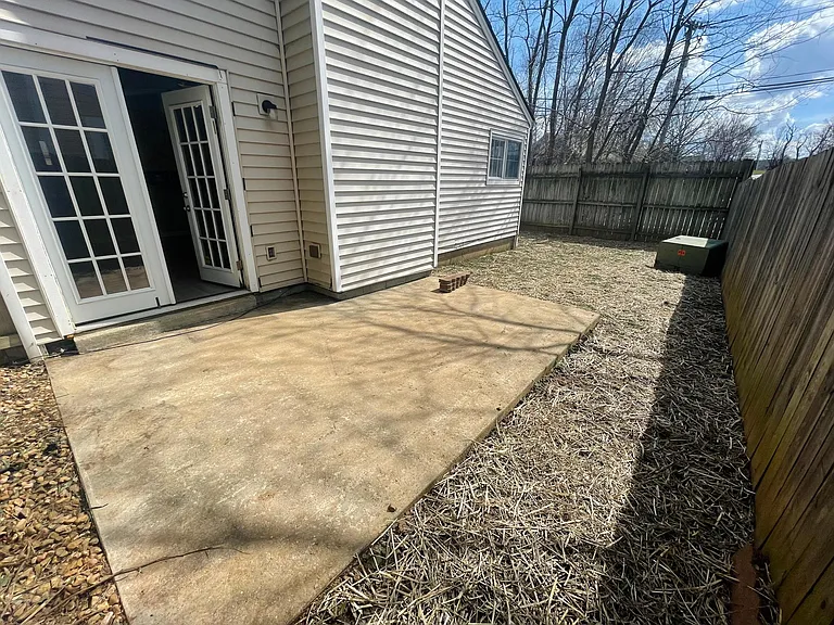 208 Shadow Wood Pl — Photo 11