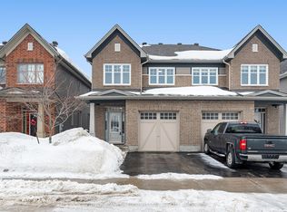 426 Warmstone Dr, Ottawa, ON K2S 0W2