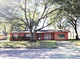 1120 Briar Ln, Wharton, TX 77488