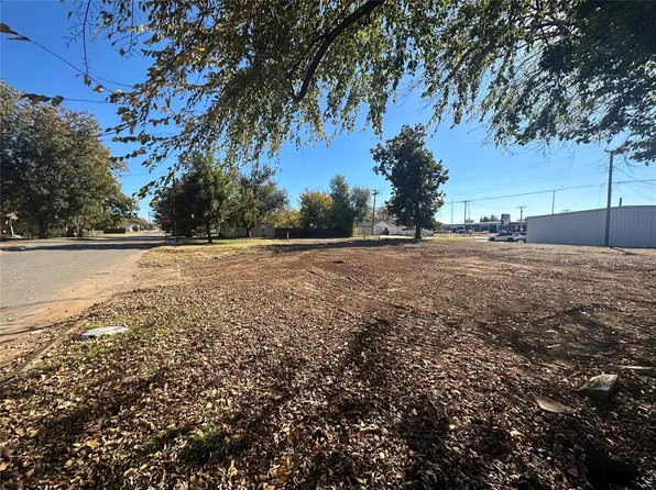 604 W 2nd St #3, Edmond, OK 73003