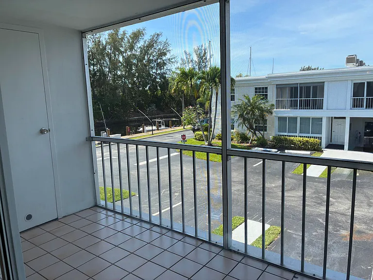 6299 Bay Club Dr #3 — Photo 8