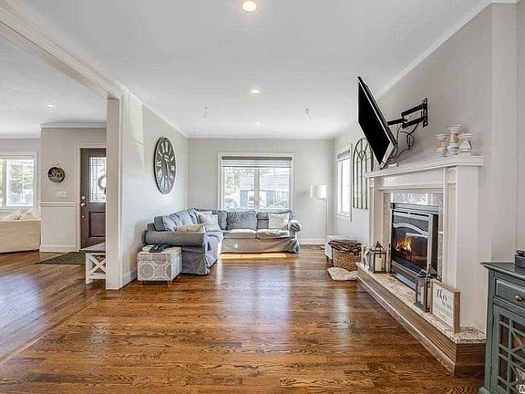 4th image of 137 Jerusalem Ave