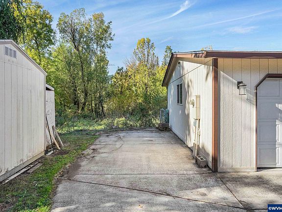 5th image of 3329 Senecal Creek Dr