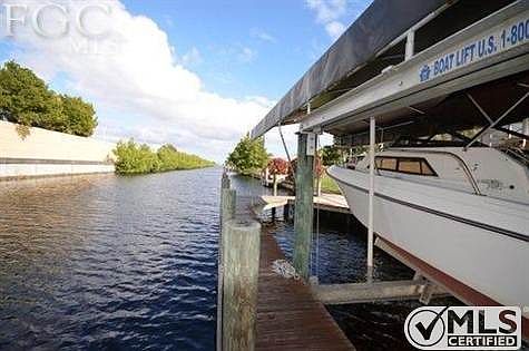 Under 10 minutes to the river!!!