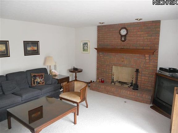 4th image of 271 Topaz Cir
