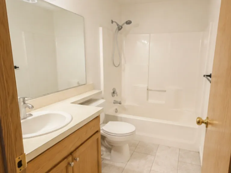 NE 58th Ct — Photo 6