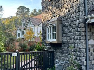 26 Blackhawk Ln #B, Burlingame, CA