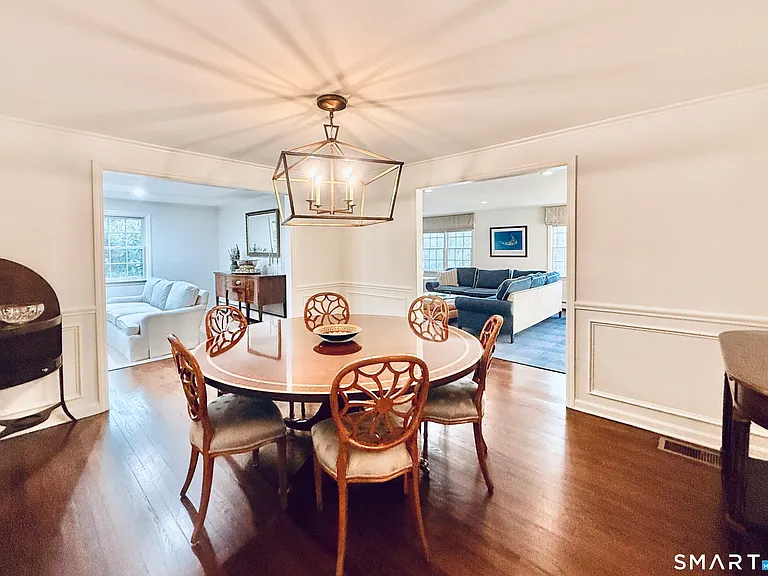 139 Highland Ave — Photo 9